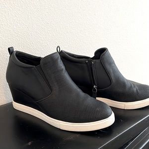 Susina wedge bootie